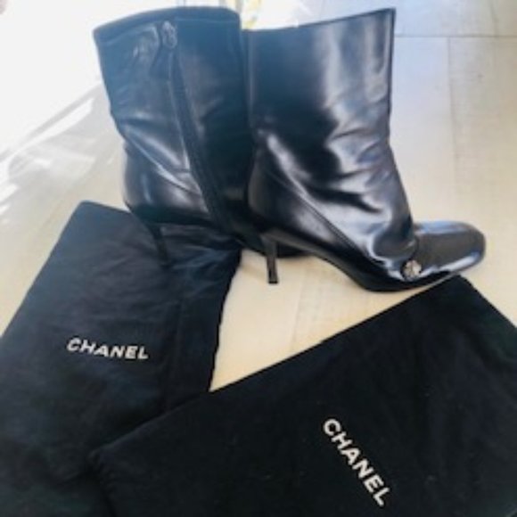 CHANEL BLACK BOOTS WITH 3.5 INCH HEELS (excellent condition-like new) - Picture 3 of 8